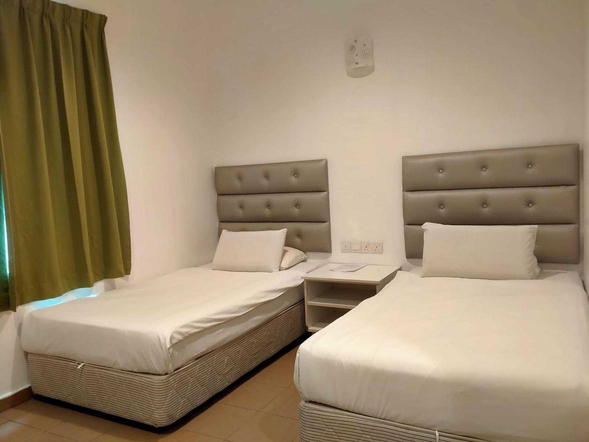 Akar Beach Resort ポートディクソン エクステリア 写真