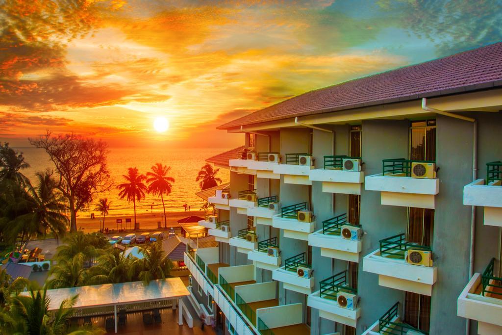 Akar Beach Resort ポートディクソン エクステリア 写真